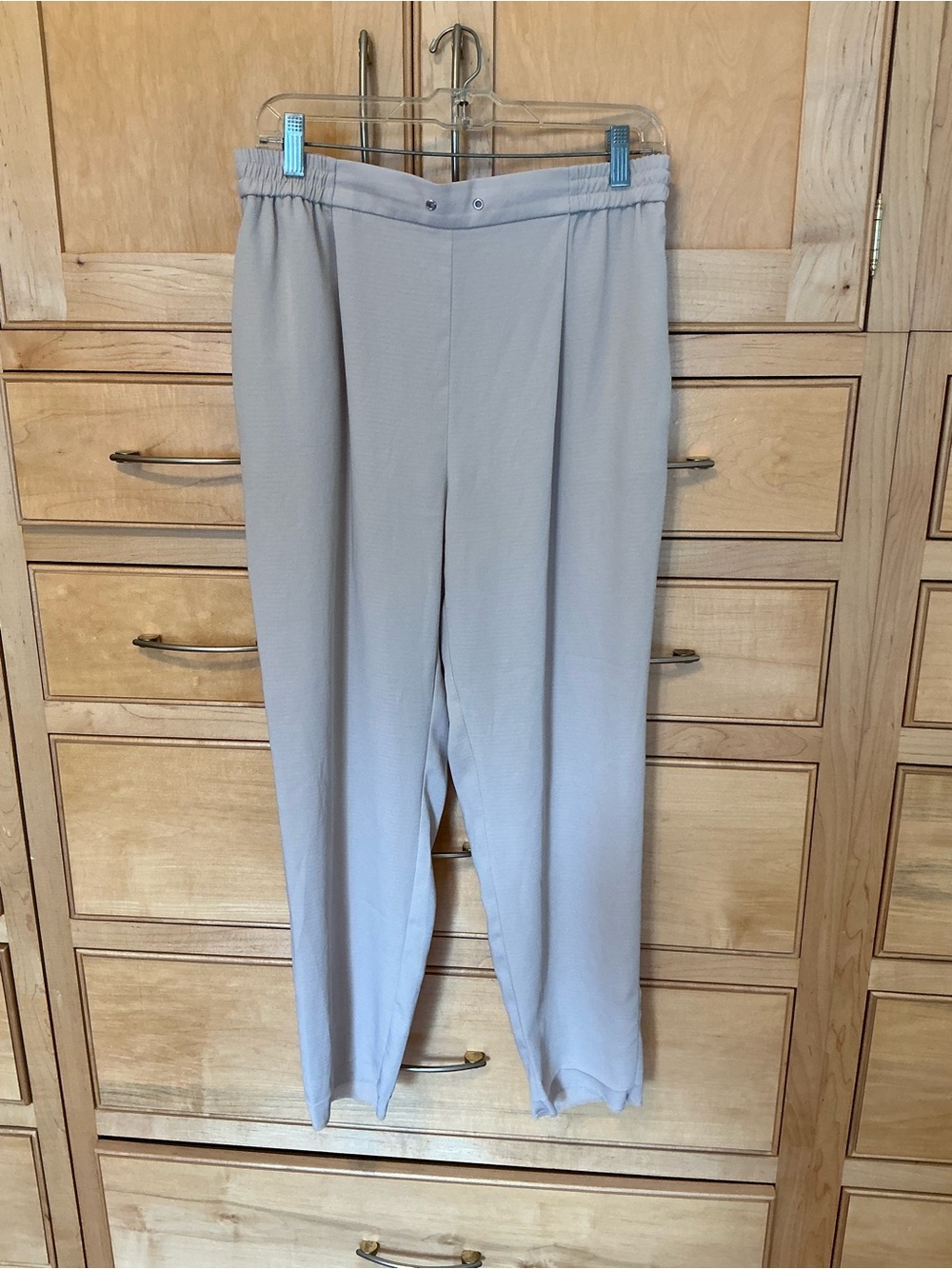 Zara Beige Elastic-Waist dress slacks L . Lightweight 2 pockets.